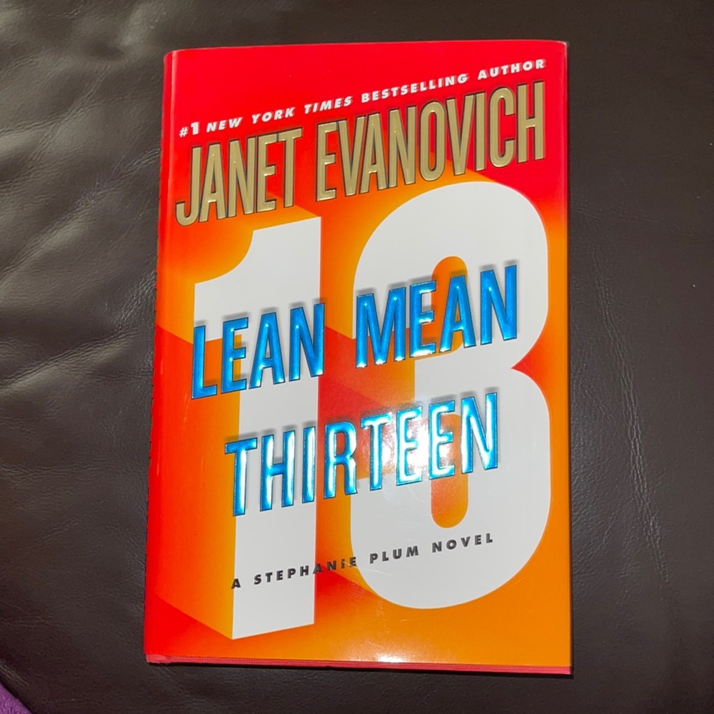 Lean Mean Thirteen, by Janet Evanovich